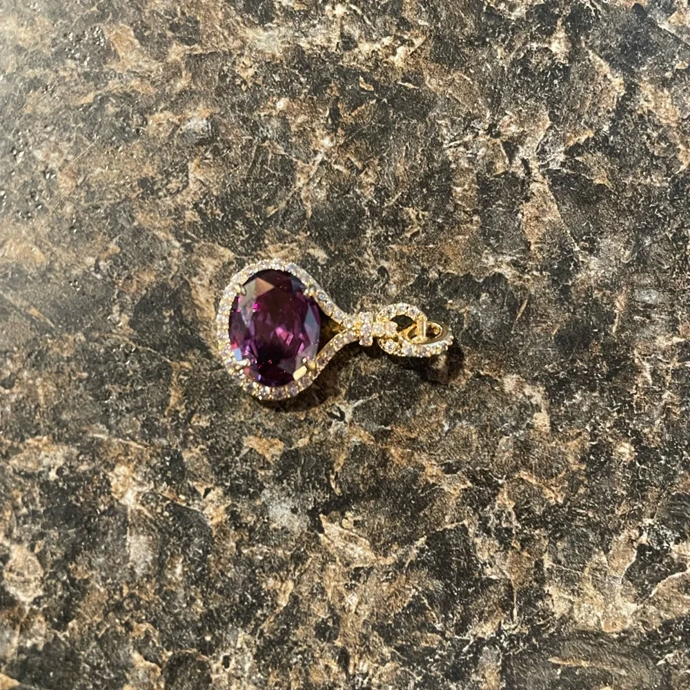 Bomb Party Amethyst Gold Pendant - Picture 3 of 3